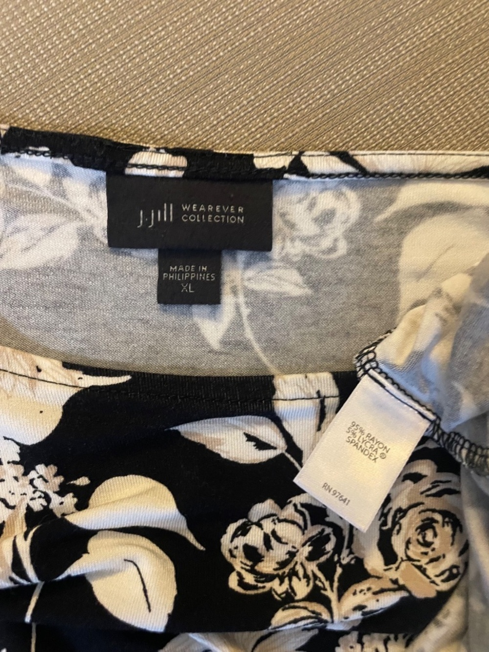 J. Jill Wearever Size XL Black & White Boat Neck Super Soft Stretch Tunic Top - Picture 8 of 8